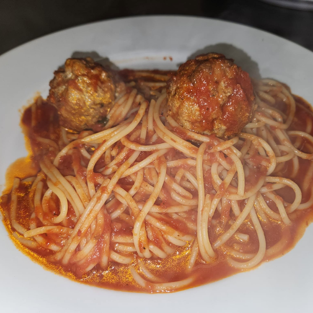 Spaghetti W/ Meatballs.